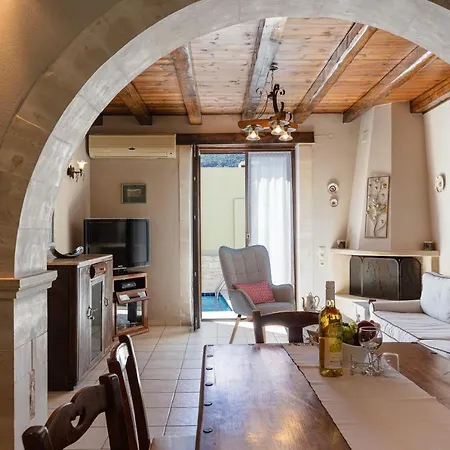 Sokaki Villas, Rustic Ambience * Khromonastírion
