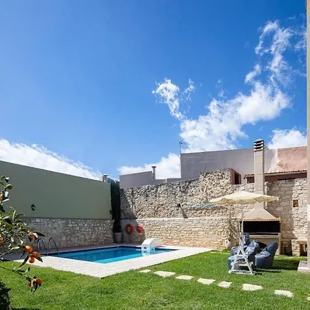 Sokaki Villas, Rustic Ambience Villa *
