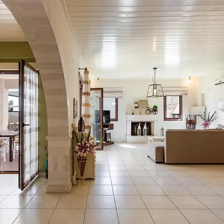 Sokaki Villas, Rustic Ambience *